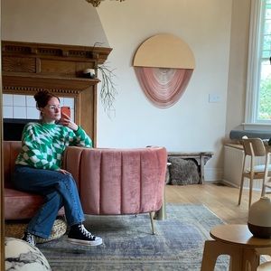 Meet your Posher, Delia